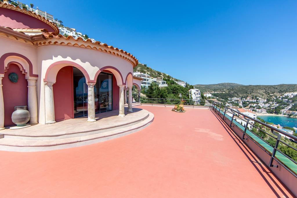 Villa Escapade Roses Exterior foto